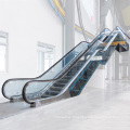 Escalateur commercial de Walker en mouvement